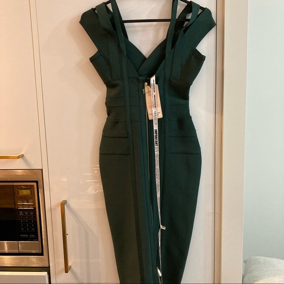 💃🏽HOST PICK💃🏽NWT House of CB ‘Mimi’ dress in Evergreen - Picture 2 of 8